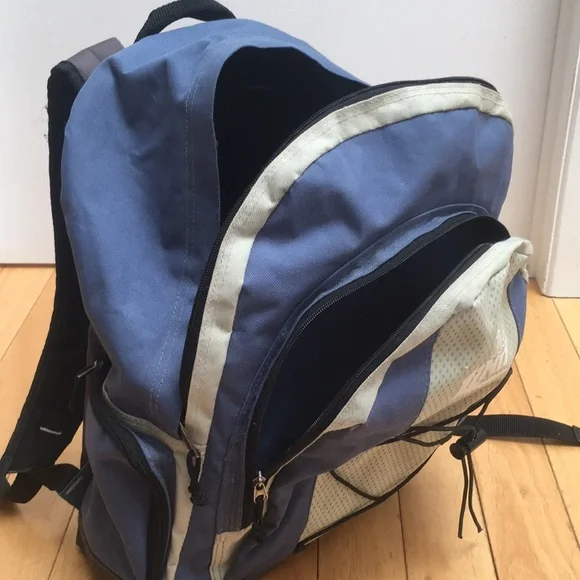 No Limit Backpack - Picture 4 of 6